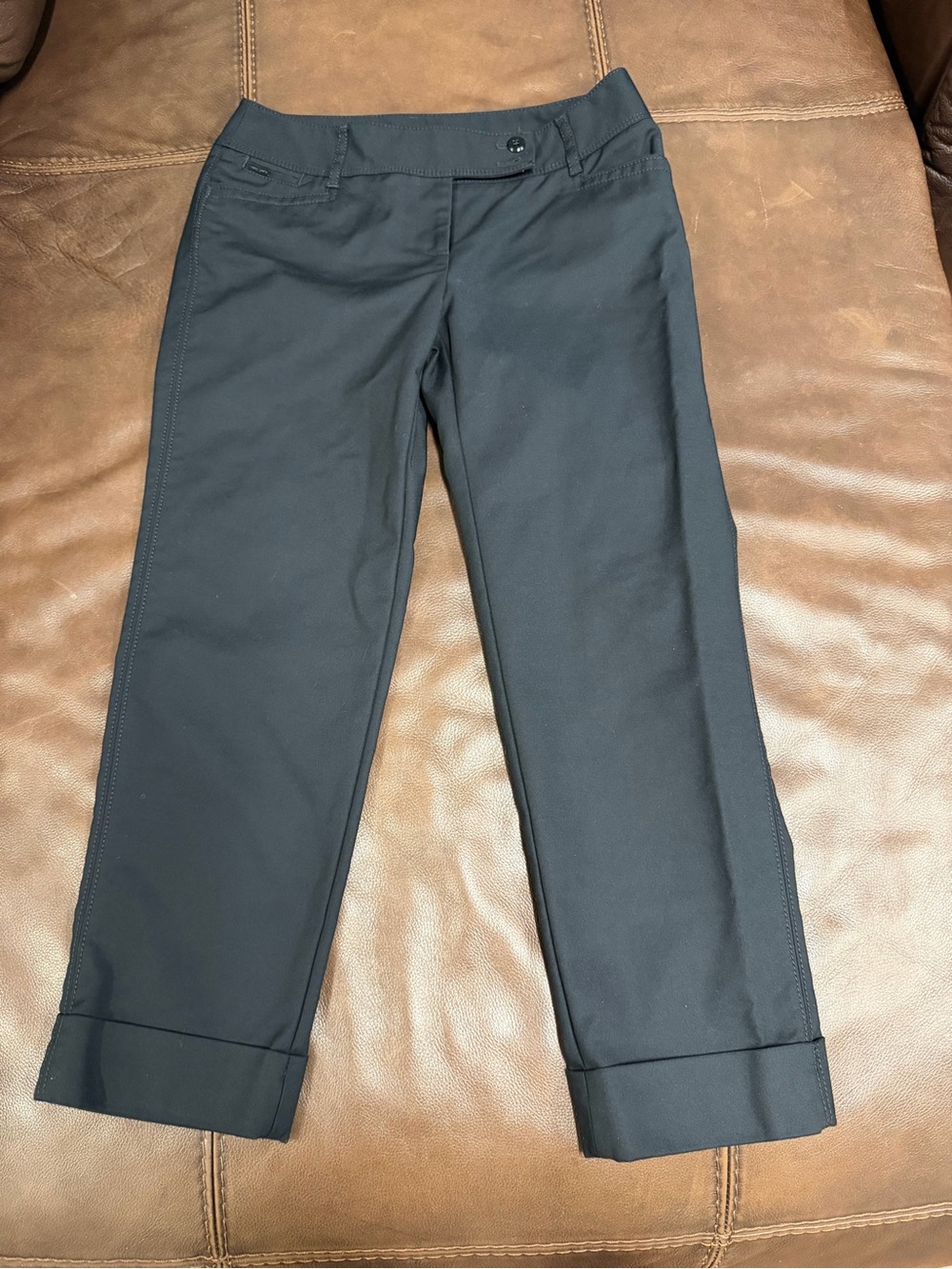 White House Black Market Black Cropped Dress Pants sz 0. #276